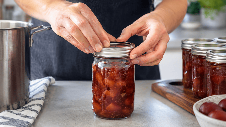 weckpot met schroefdeksel vastdraaien